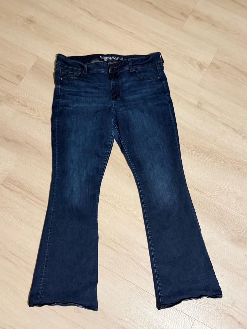Women’s Dark Blue AEO Plus Size Boot Leg Jeans LIKE NEW!!